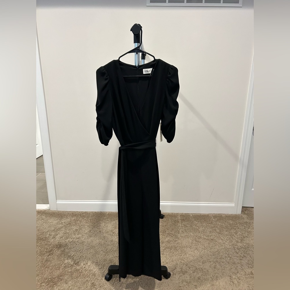 Eliza J Deep V neck 3/4 sleeve Black Jumpsuit Ankle Length size 6